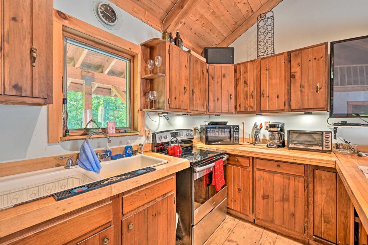 Remote Cabin With Fire Pit 3 Miles To Stowe Mtn! 外观 照片