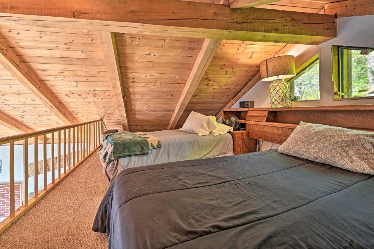 Remote Cabin With Fire Pit 3 Miles To Stowe Mtn! 外观 照片
