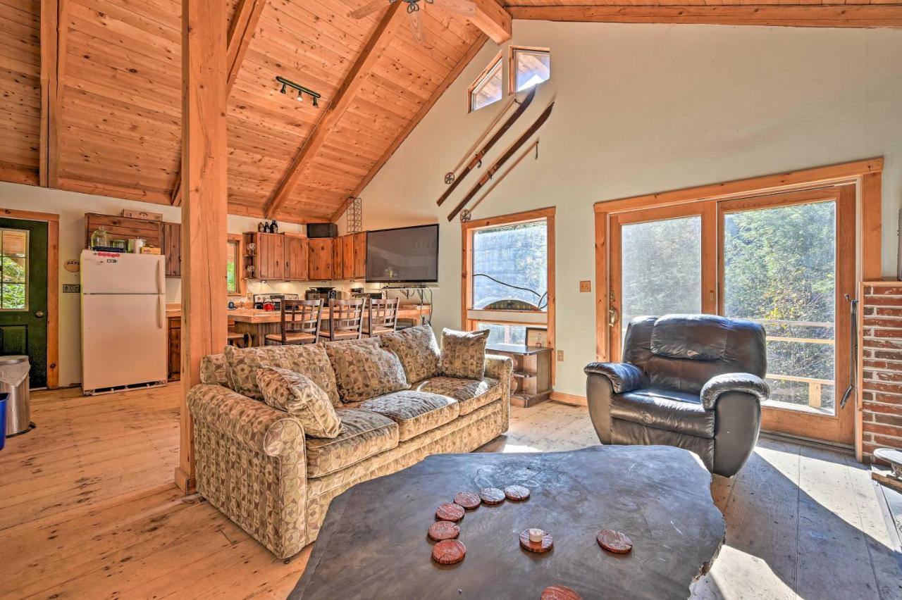 Remote Cabin With Fire Pit 3 Miles To Stowe Mtn! 外观 照片
