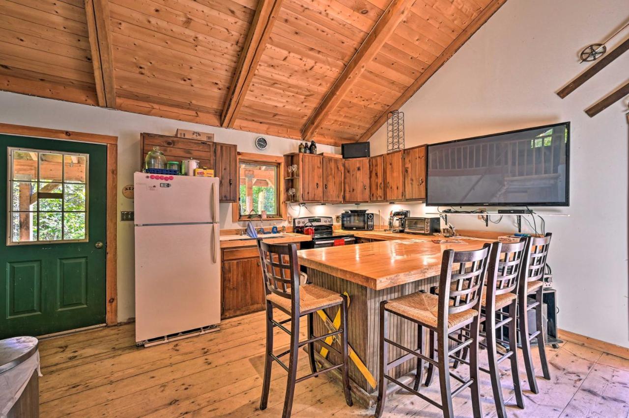 Remote Cabin With Fire Pit 3 Miles To Stowe Mtn! 外观 照片