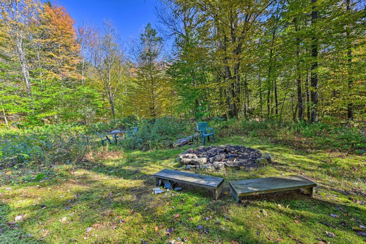 Remote Cabin With Fire Pit 3 Miles To Stowe Mtn! 外观 照片