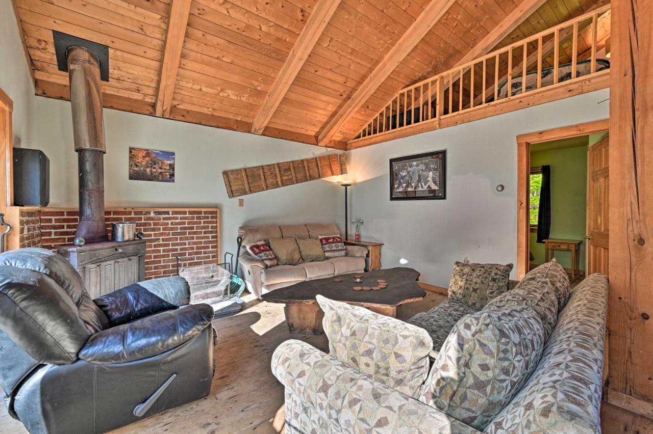 Remote Cabin With Fire Pit 3 Miles To Stowe Mtn! 外观 照片